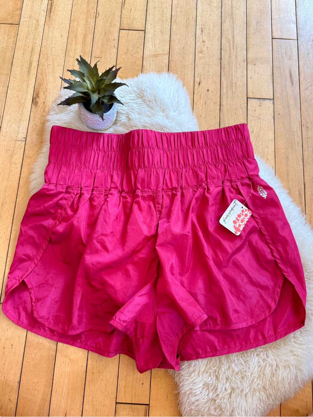 💗 NWT Free People Hot Pink Smocked Waist Athletic Shorts